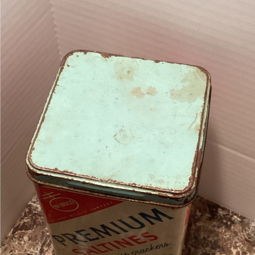 Vintage Premium Saltines Tin - Picture 4 of 5